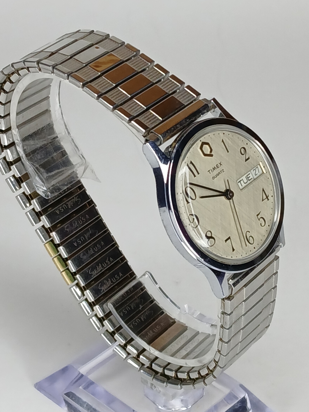 Vintage Timex M Cell Quartz Watch Day Date Arabic Numerals Expansion Band